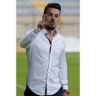 El técnico de la Cultural, Rubén de la Barrera, durante un partido en el Reino. SECUNDINO PÉREZ
