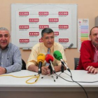 Mencía, en el centro, responsable de Sanidad.