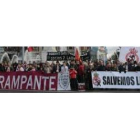 Los asistentes a la manifestación pararon en la glorieta de Guzmán mientras el ex jugador de la Cult