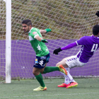 Borjas Martín en el momento de materializar su primer gol ante los vallisoletanos, aunque al final el equipo cediera un empate.
