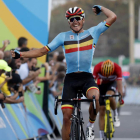 Van Avermaet celebra su triunfo en la meta de Río. MUÑOZ