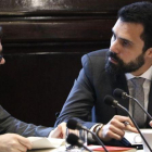 Roger Torrent y Josep Costa durante la reunión de la Mesa del Parlament.