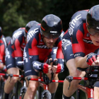 El empuje de los corredores del equipo BMC fue inalcanzable para el resto en la crono.