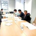 La comisión de expertos, convocada por la Junta, se reunió ayer en la sede de la consejería