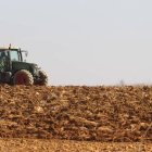 Fotografía de archivo de un tractor.