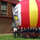 Un gran balón con los colores de la bandera española presidió el torneo