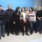 Ángela Marqués (centro) estuvo arropada ayer por históricos y actuales del PSOE ponferradino.