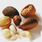 Los frutos secos son ricos en  grasas insaturadas y también en fibra y antioxidantes