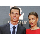 El delantero portugués del Real Madrid, Cristiano Ronaldo, acompañado por la modelo Irina Shayk, a su llegada a la gala de entrega de los Premios LFP, en el auditorio Príncipe Felipe de Madrid, el pasado 27 de octubre del 2014.