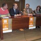Castañón y Palazuelo, en el centro, abrieron las jornadas de asociaciones