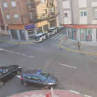 Despliegue de la Guardia Civil en la calle Juan Ferreras y la avenida Constitución en Cistierna. DL