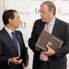 Carlos Blanco y Antonio Silván, en el Ayuntamiento. SECUNDINO PÉREZ
