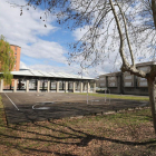 El patio del colegio La Puebla, en el ensanche del polígono de Las Huertas. L. DE LA MATA