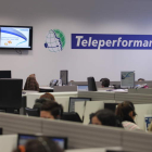 Interior del centro de Teleperformance de Ponferrada, en una imagen de archivo. L. DE LA MATA