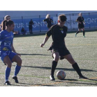 El equipo leonés goleó al debutante Romanon asturiano. FERMÍN GRANDA