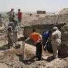 Imagen de los arqueólogos trabajando en el yacimiento