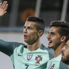 Cristiano Ronaldo, André Silva y Bernardo Silva celebran un gol contra Andorra.