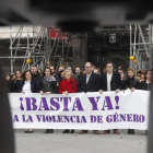 La alcaldesa de Madrid, Manuela Carmena, preside un acto de repulsa contra la violencia machista, este viernes.