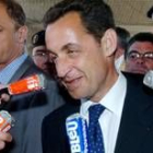 Sarkozy, ministro de Interior francés, atendiendo a los medios de comunicación