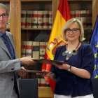 El director general de la Tesorería General de la Seguridad Social, Javier Aibar; y la directora general de la Inspección de Trabajo, Marisol Serrano, este miércoles en la firma de un convenio de colaboración.