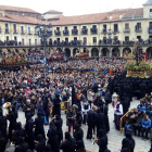 El Nazareno llega a la plaza Mayor para El Encuentro