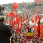 El líder del mayor sindicato italiano se dirige a los manifestantes