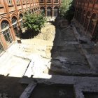 Vista del patio del Seminario Mayor de León durante las excavaciones efectuadas entre julio y agosto, con parte de las estructuras que aparecieron. MARCIANO PÉREZ