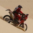 Calleja participando en el desierto en el Raid de los Faraones