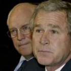 El vicepresidente Cheney y el presidente Bush en una foto de archivo tras una rueda de prensa