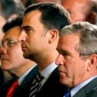 El Príncipe Felipe y George Bush, ayer, en la Casa Blanca
