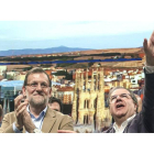 Rajoy y Juan Vicente Herrera en un acto d ela campaña electoral de las municipales