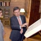 El presidente de las Cortes, José Manuel Fernández Santiago, recibió al embajador de Croacia
