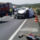 Estado del coche que colisionó con otro en Córdoba.