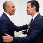 Obama y Sánchez, ayer en el encuentro en Sevilla. FERNANDO CALVO