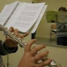 Una alumna de la Escuela Municipal de Música, Danza y Artes Escénicas de León, durante una clase