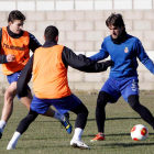 Ortiz, a la derecha, estará hoy en el once preparado para golear la portería contraria.