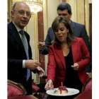 Sáenz de Santamaría fue felicitada en el Congreso por su cumpleaños