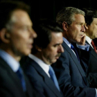 El expresidente José María Aznar, en la cumbre de las Azores, junto a Tony Blair, George W. Bush y Jose Manuel Durao Barroso.