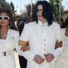 Mickael Jackson acude al juzgado junto a sus dos hermanas