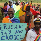 Homosexuales ugandeses durante una manifestación del orgullo gay.