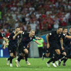 Los jugadores de Croacia celebran su pase a la semifinal en el Mundial de Rusia.