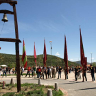 La campana y el pendón (en una foto de archivo, en Riaño), símbolos del concejo leonés.