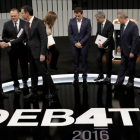 Los principales candidatos para las elecciones generales, este lunes, junto a los presentadores del debate a cuatro