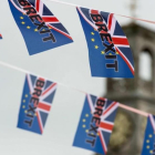 Banderas a favor del 'Brexit'.