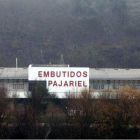 Embutidos Pajariel quiere ampliar estas instalaciones de Ponferrada, pero el plan de urbanismo y la Justicia se lo impiden.