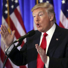 El presidente electo, Donald Trump, ofreció ayer una rueda de prensa en la Trump Tower. JUSTIN LANE