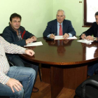 Escanciano, Rodríguez, García Martín y Reyero en la reunión celebrada en Riaño.