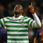 Wanyama celebra el primer gol del Celtic, con Mascherano, al fondo, lamentándose.