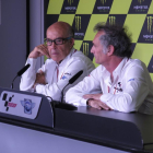 Carmelo Ezpeleta, representante de Dorna, y Franco Uncini, representante de la FIM, en la conferencia de prensa en Montmeló.