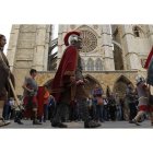 Detalle de un desfile con motivo del aniversario de la Legio VII, organizado por Promonumenta.